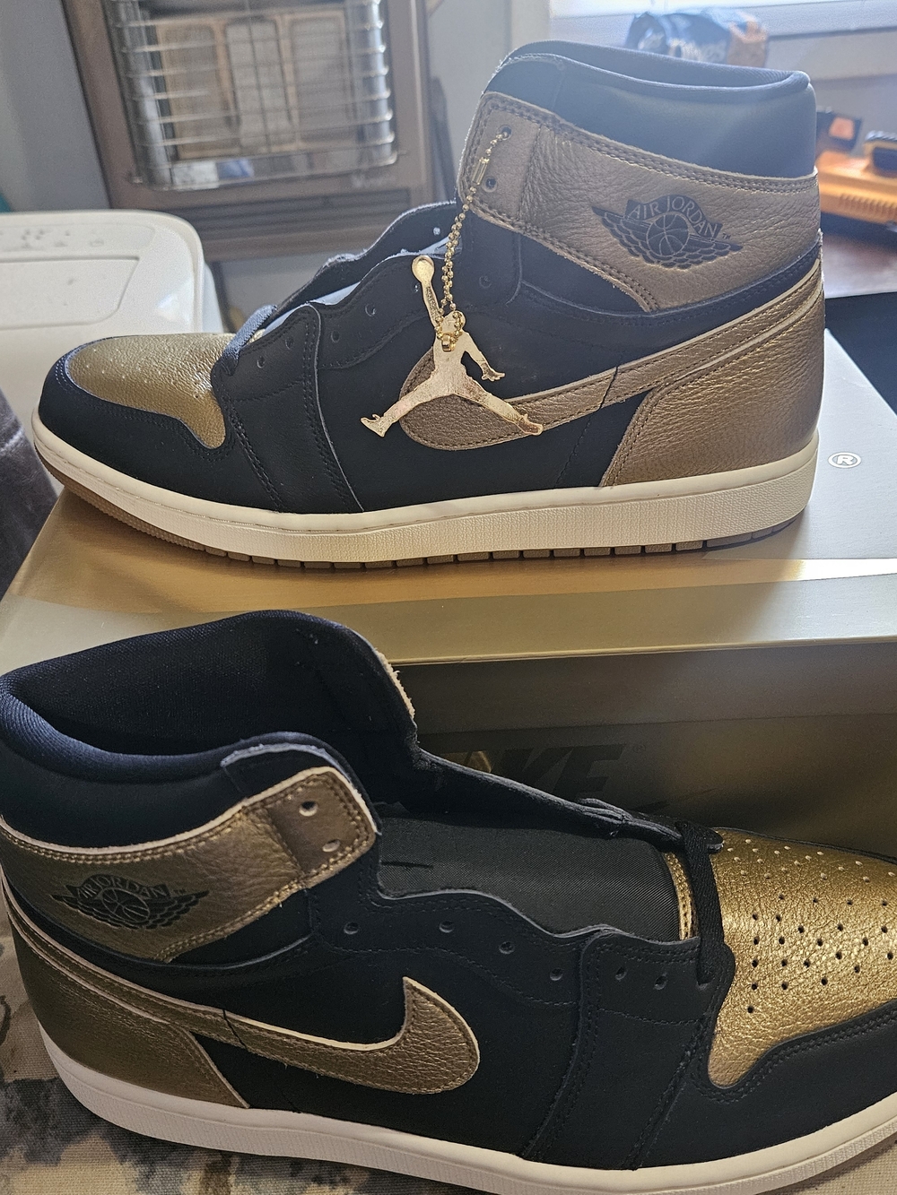 Jordan 1  Black Matlic Gold